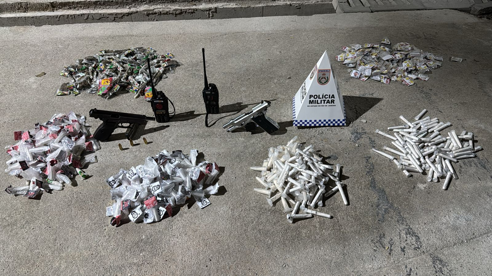 PMs do 7º BPM e da 72ª DP prenderam sete criminosos no bairro Almerinda